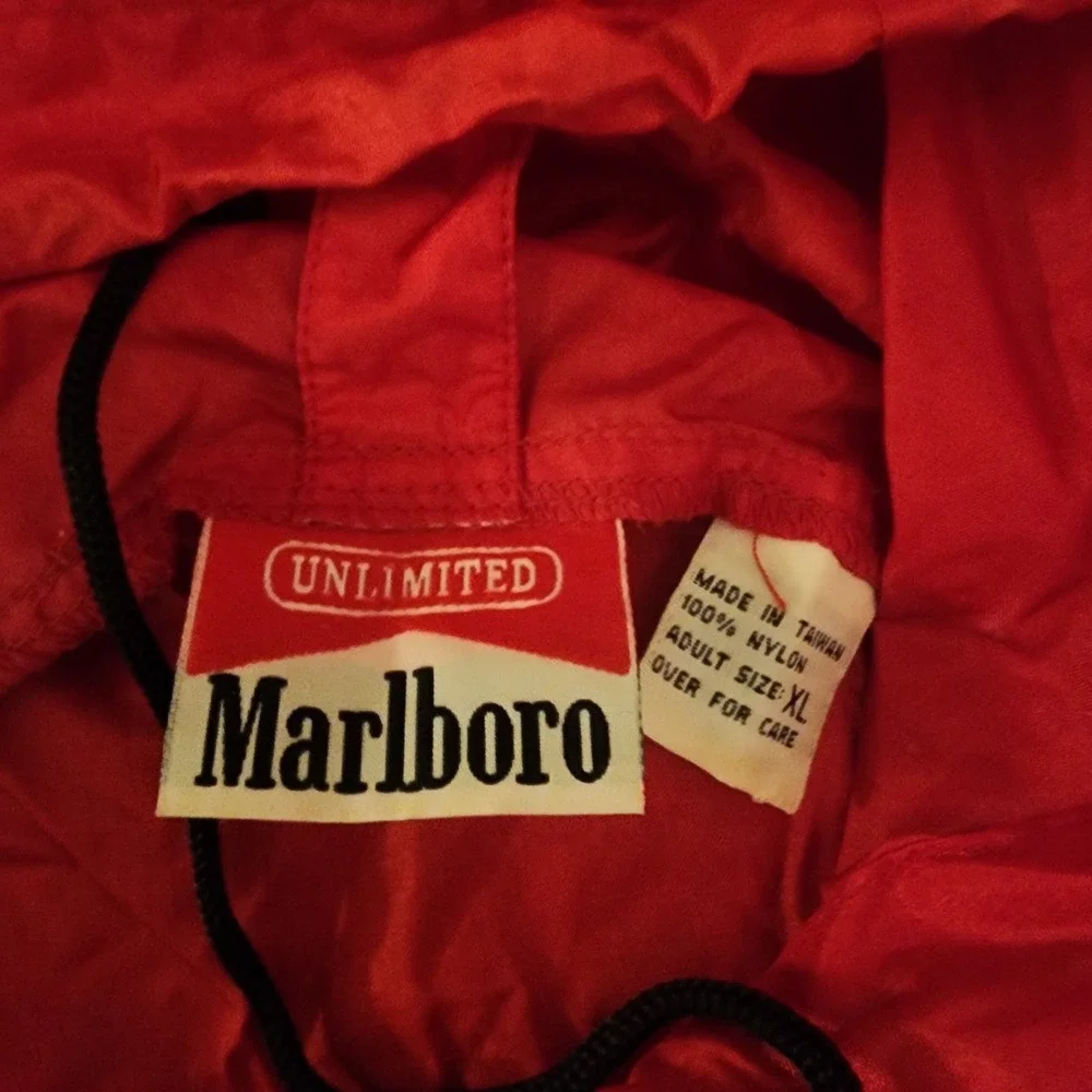 Vintage Marlboro Unlimited Red Pullover Rain Jacket Windbreaker/Bag Size XL - Picture 12 of 14